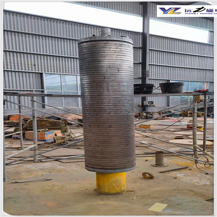 磁選機(jī)，滾筒磁選機(jī)促進(jìn)選礦領(lǐng)域整體的發(fā)展_滾筒磁選機(jī)促進(jìn)選礦領(lǐng)域整體的發(fā)展如何調(diào)磁選角_參數(shù)調(diào)磁及品牌價格