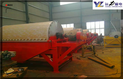 干式磁選機，干式磁選機廣泛應(yīng)用于黑色金屬和磁性物質(zhì)_磁性礦粒鐵礦錳礦干式磁選機_干式強磁選機怎樣才能增加高磁感強度的屬性？工作視頻皮帶及結(jié)構(gòu)價格 